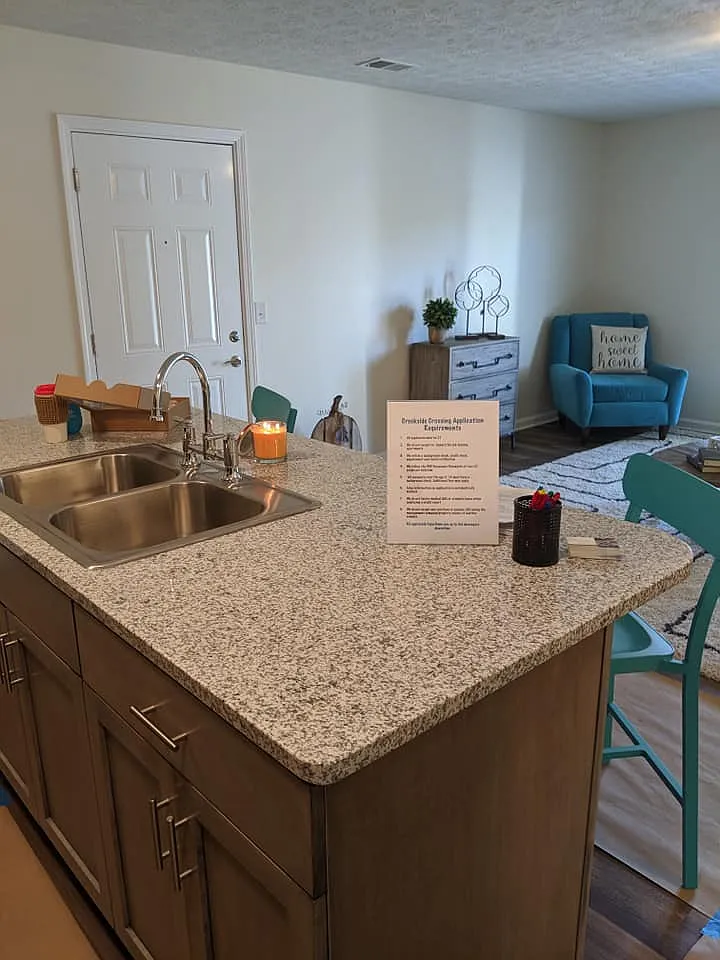 Creekside Crossing Apartments - 9616-404 — Photo 3