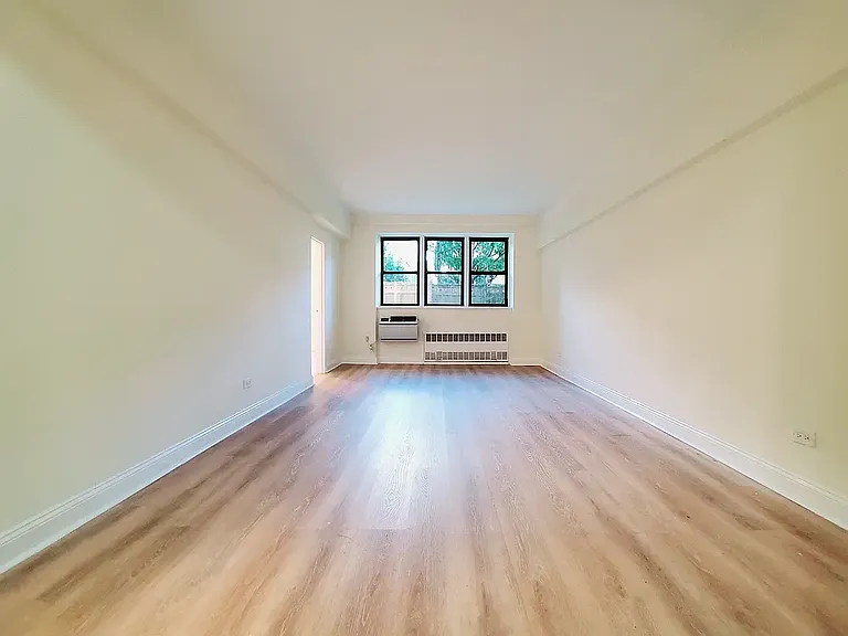 60 Turner Pl #L6 — Photo 1