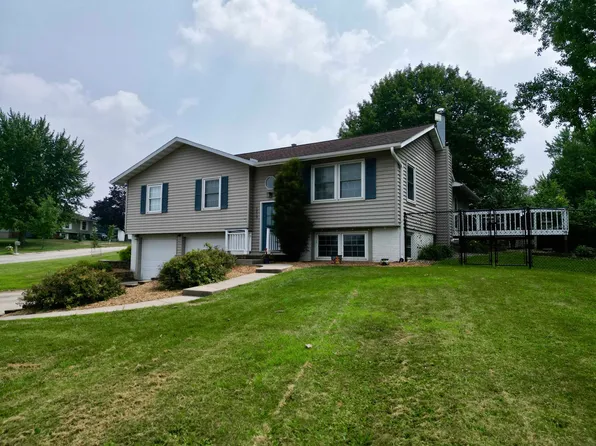 1210 Skyline Dr, Decorah, IA 52101
