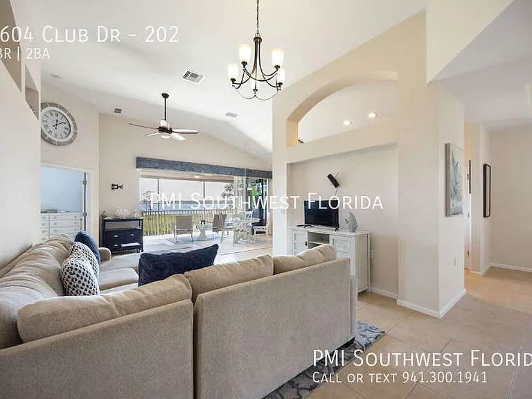 4604 Club Dr #202 — Photo 4