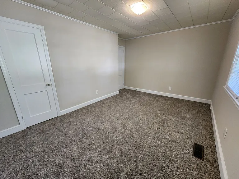 400 Roxie Ave — Photo 14