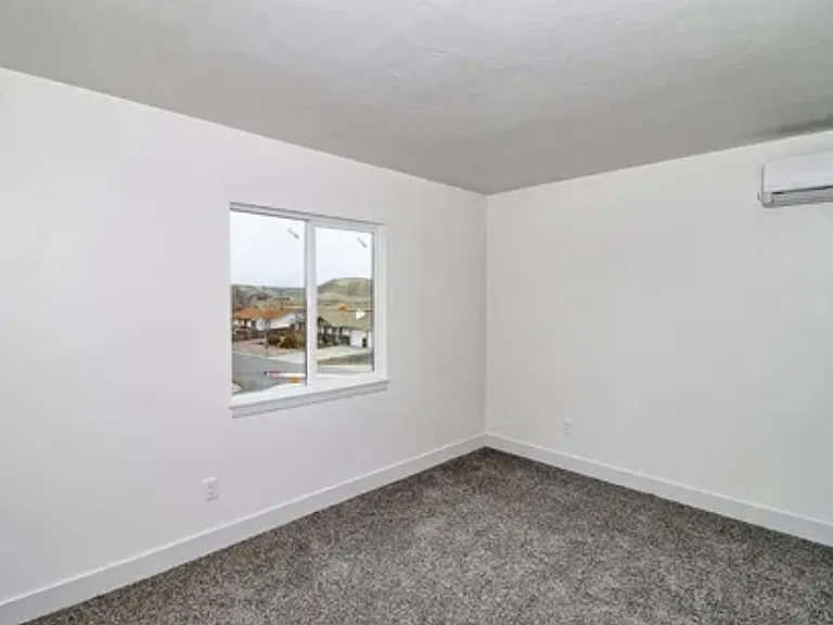 109 Anna Ct — Photo 8