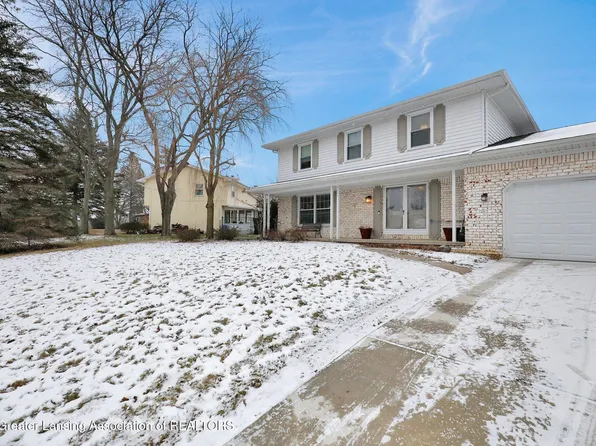 5211 Greenbriar Rd, Lansing, MI 48917