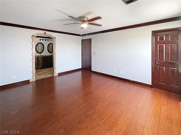3rd image of 9125 Hines Ave