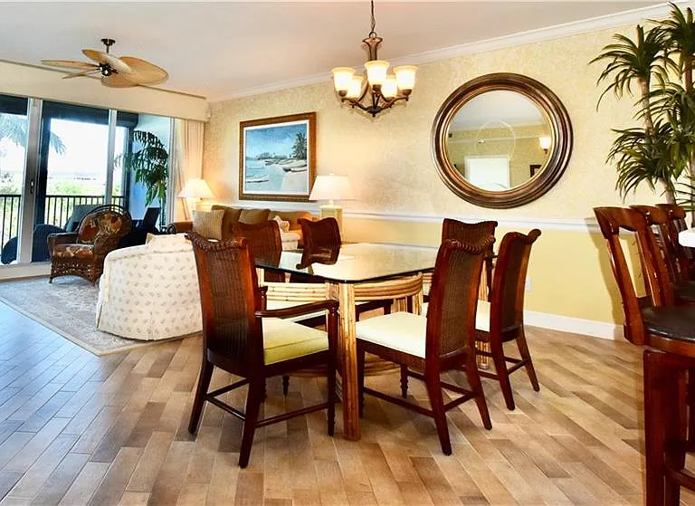 430 Cove Tower Dr #302 — Photo 5