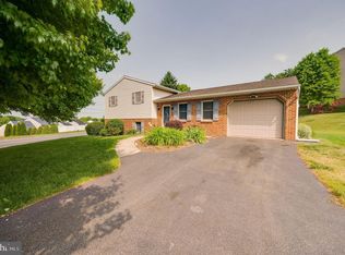 400 Snyder Hill Rd, Lititz, PA 17543