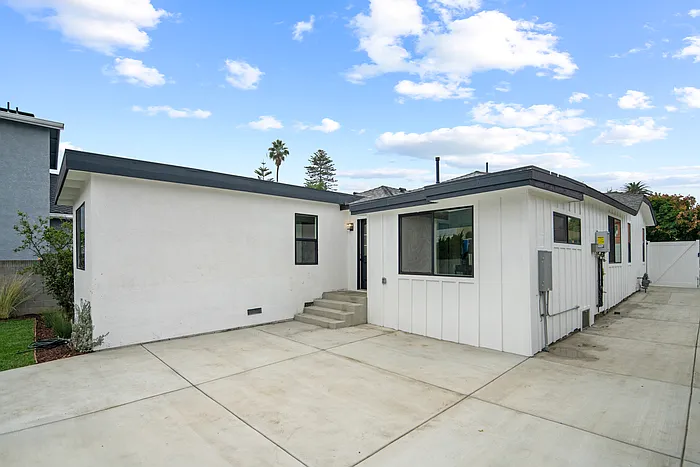 5308 S Victoria Ave — Photo 12