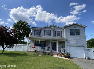 1617 12th Ave, Toms River, NJ 08757