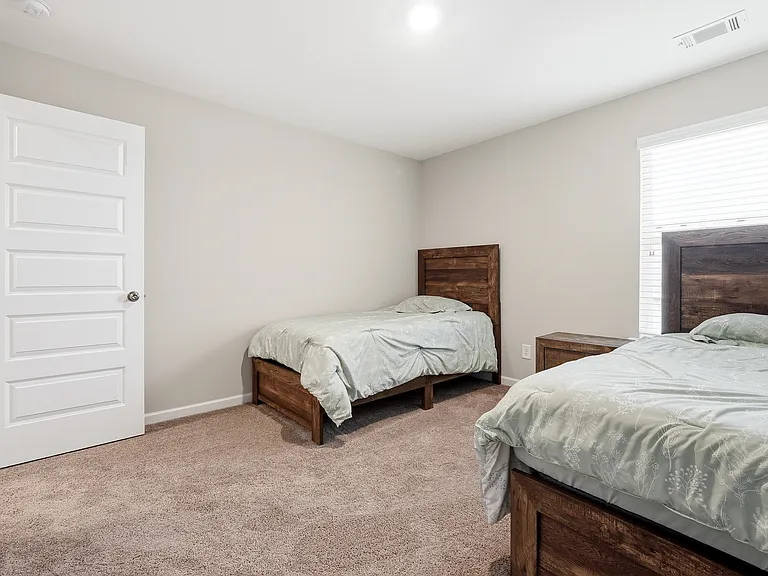 3341 Melody Ln NE — Photo 20
