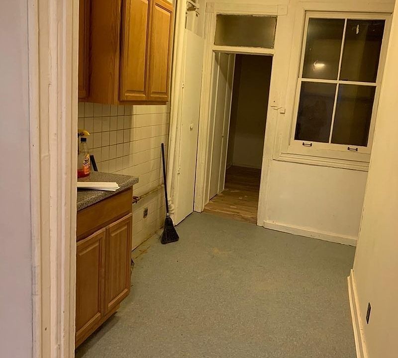 1st image of 427 W 45th St #4FE