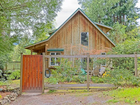 110 Village Ter, Saltspring Island, BC V8K 2V2