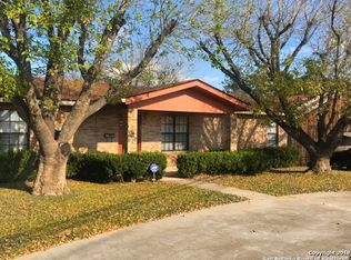 1802 3rd St, Floresville, TX 78114