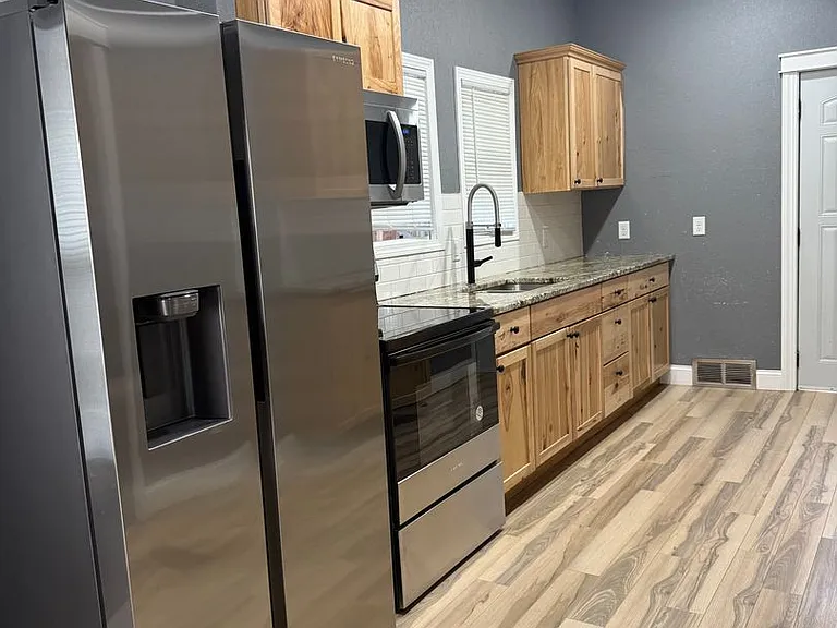 226 Ferry St — Photo 1
