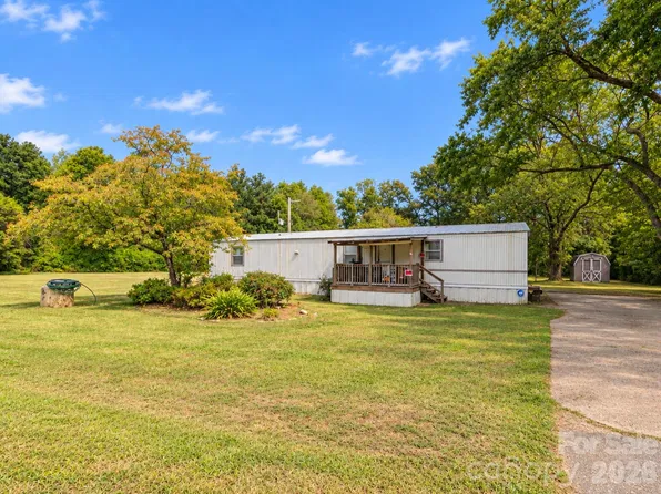 5954 Oakridge Rd, Clover, SC 29710