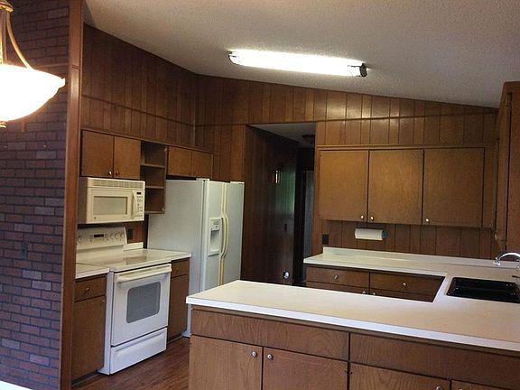 2nd image of 38 Sheneman Dr