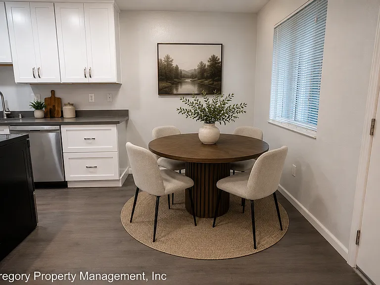 1815 Central Ave #202 — Photo 6