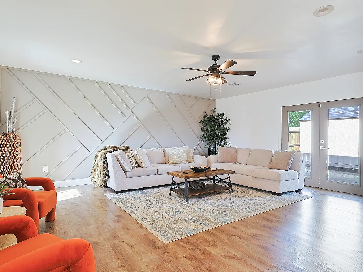 4 bed, 1973 sqft, $6,800 — Photo 2