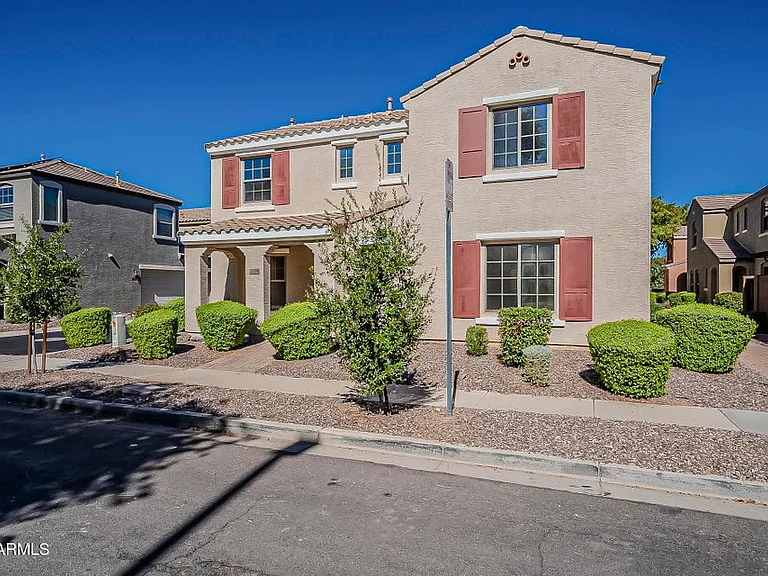 2862 E Megan St — Photo 37