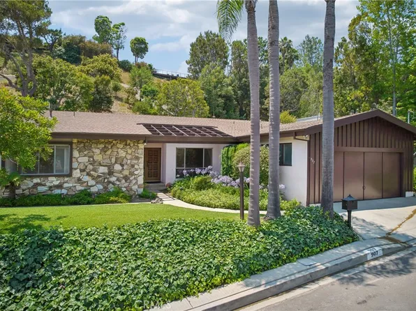 907 N Kenter Ave, Los Angeles, CA 90049