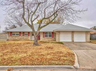 902 NW Cheryl Pl, Lawton, OK 73505
