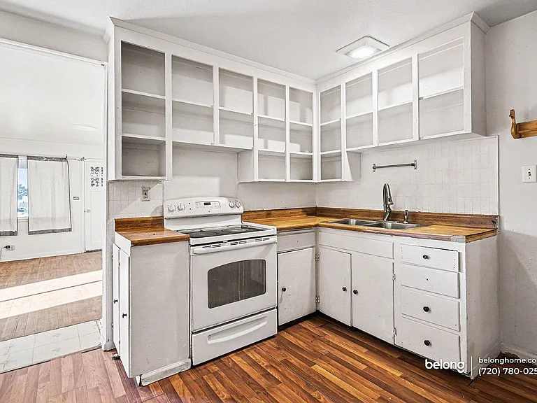 2040 S Fox St — Photo 5