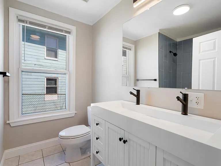 16 Hawthorne St #1 — Photo 14
