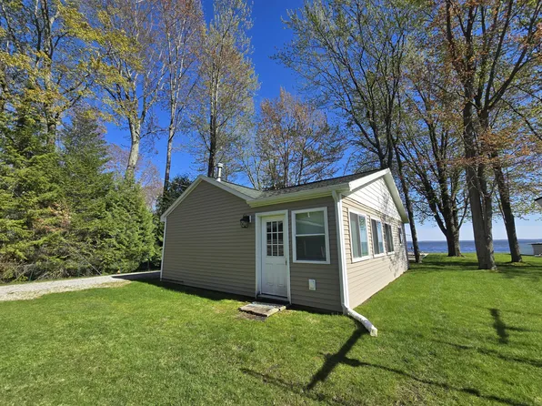 7571 E Houghton Lake Dr, Houghton Lake, MI 48629