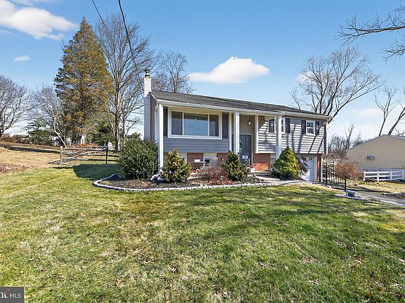 4th image of 1669 Briarwood Ln