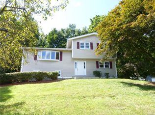 11 Ridgeview Rd, Salisbury Mills, NY 12577