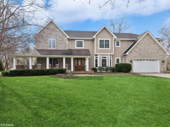 101 Essex Pl, Tower Lakes, IL 60010