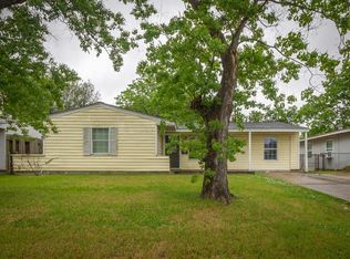 318 Glenmore Dr, Pasadena, TX 77503