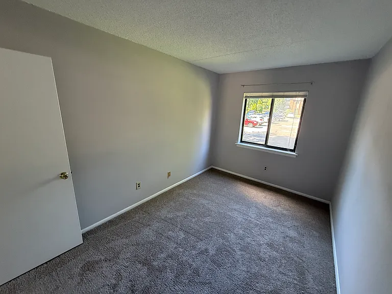 802 Putnam Blvd — Photo 7