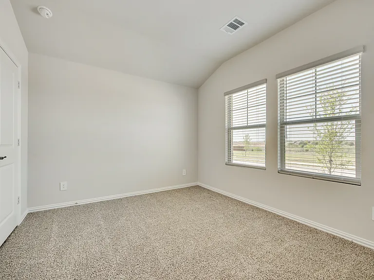 2729 Nene St — Photo 10
