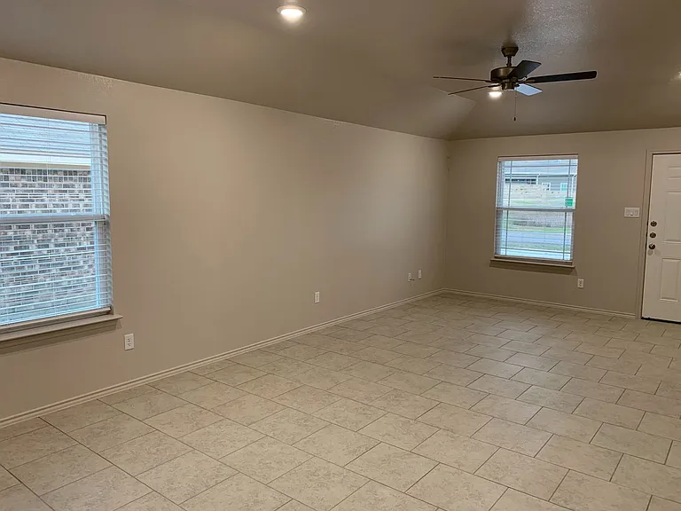 2432 FM 1113 — Photo 9