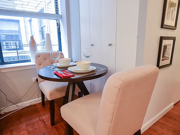 4th image of 150 West 51st Street #1912