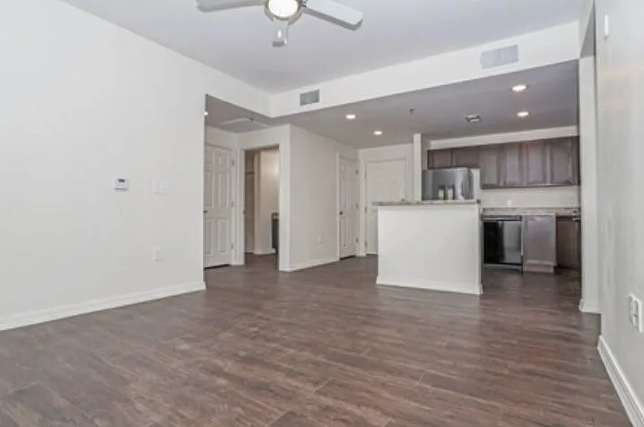 Sunland Country Apartments — Photo 12
