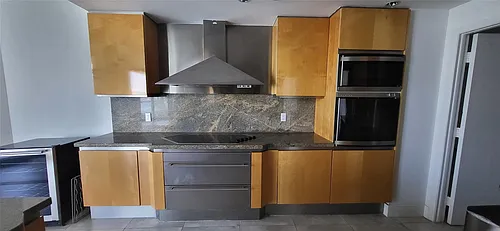 2600 Island Blvd #1603 Photo 1