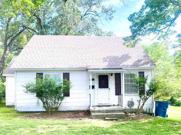 631 Walnut Drive, Neosho, MO 64850