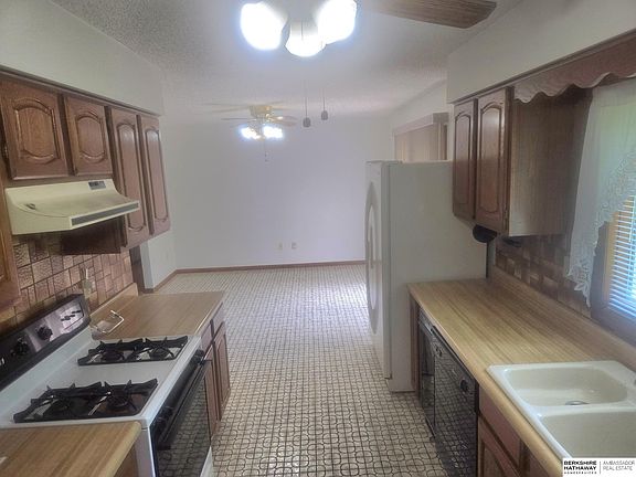5th image of 308 N 15th St