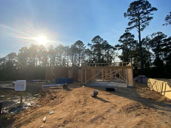 160 Foxridge Ct, Metter, GA 30439