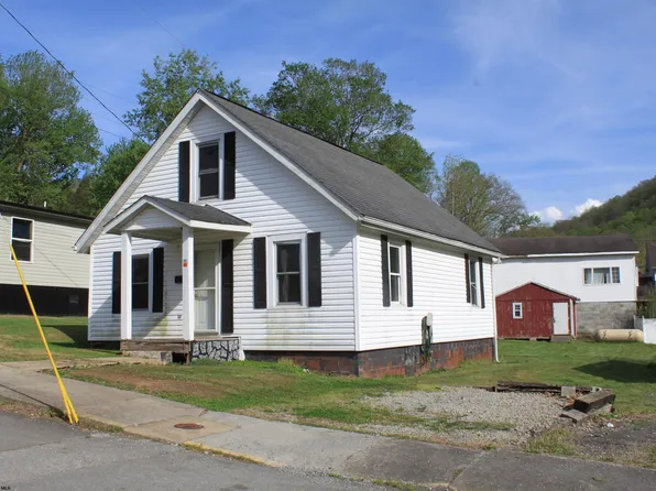 125 W McCutcheon St, Webster Springs, WV 26288