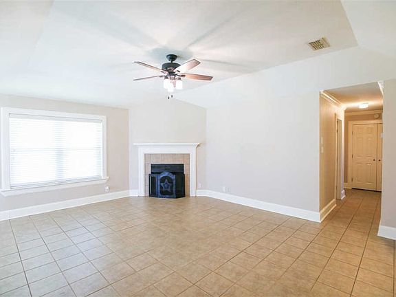 4th image of 2500 Walnut Hill Dr