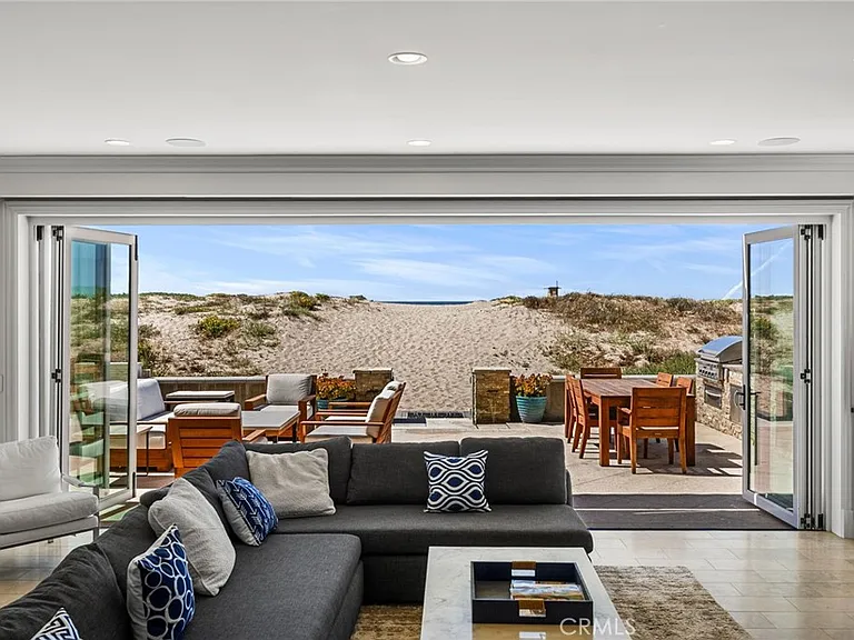 7304 W Oceanfront — Photo 9