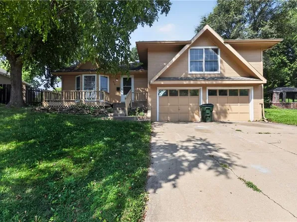 2314 Cambridge St, Leavenworth, KS 66048