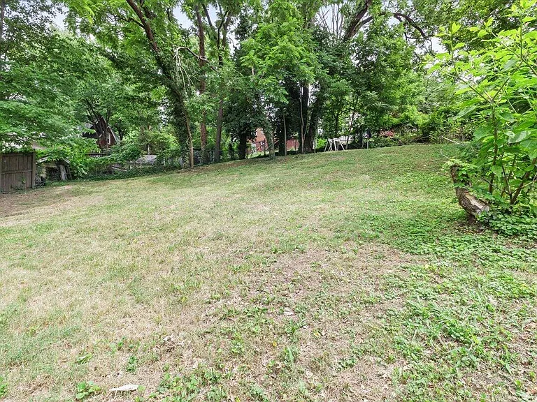 1238 Laurel St SE — Photo 9