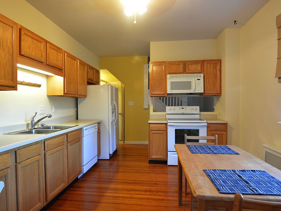 1st image of 136 E Grand Ave