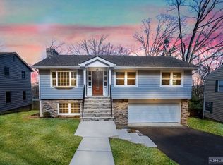 24 Longview Rd, Sparta, NJ 07871