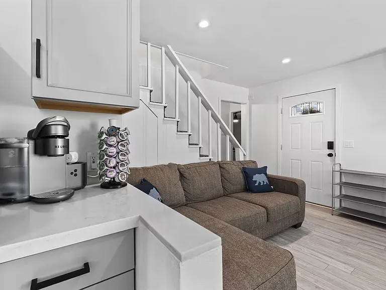 23012 Strauch Dr — Photo 3