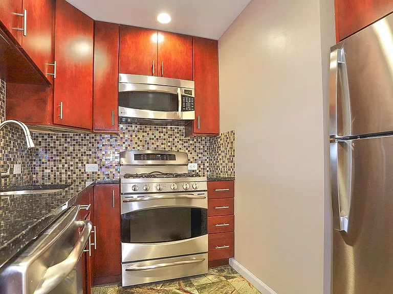 1001 Clinton St #5B — Photo 9