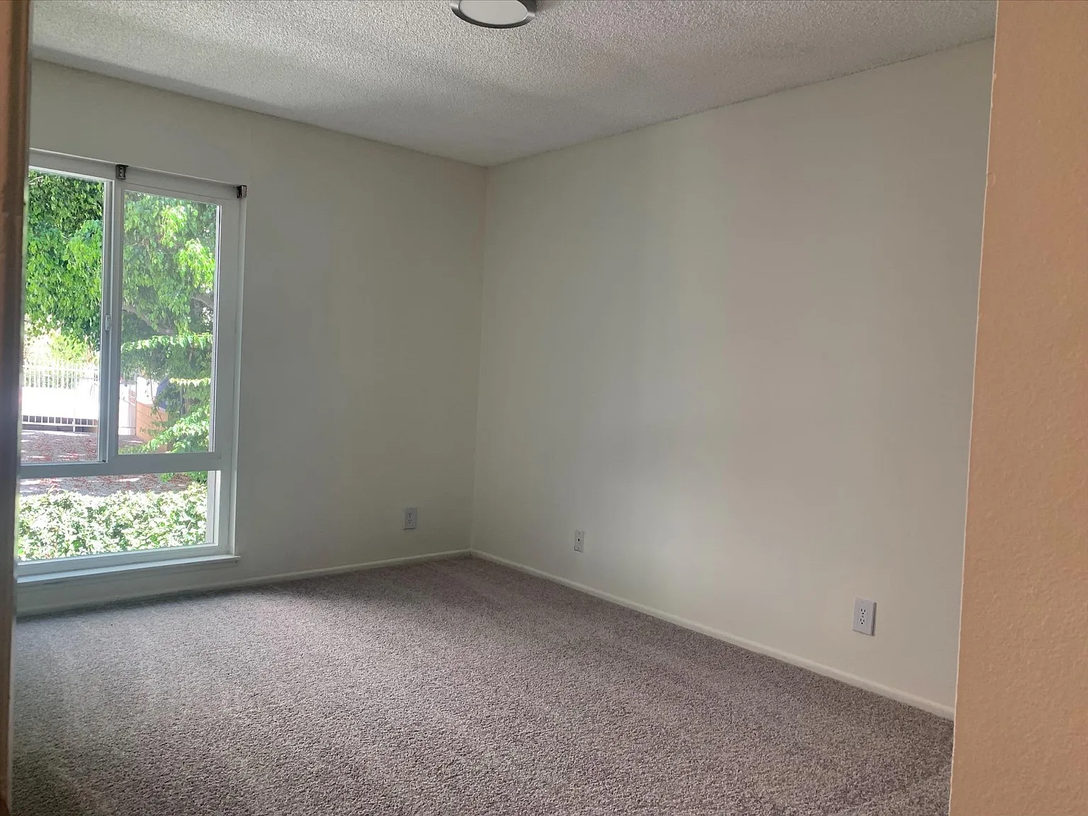 10933 Wellworth Ave — Photo 3